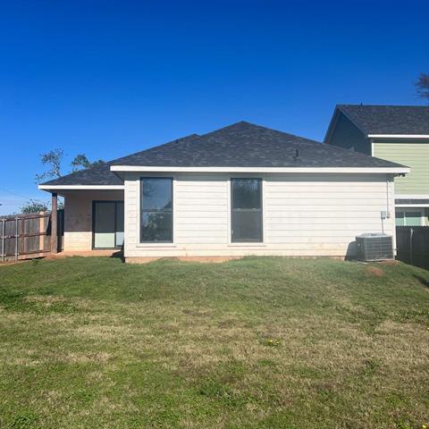 Building Photo - 626 W Florence St