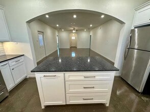 Building Photo - 704 Sugar Mill Ct