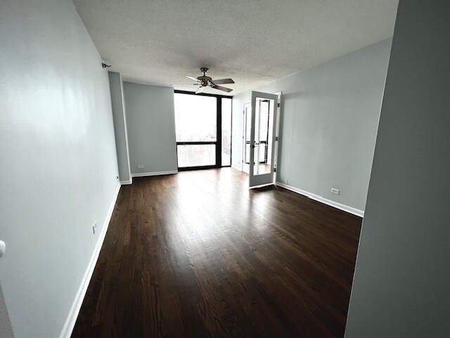 Building Photo - 1122 N Clark St