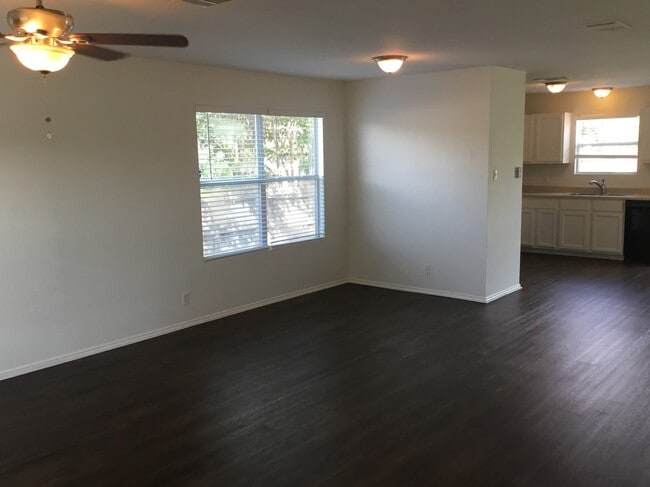 Building Photo - 3500 Banda Ln