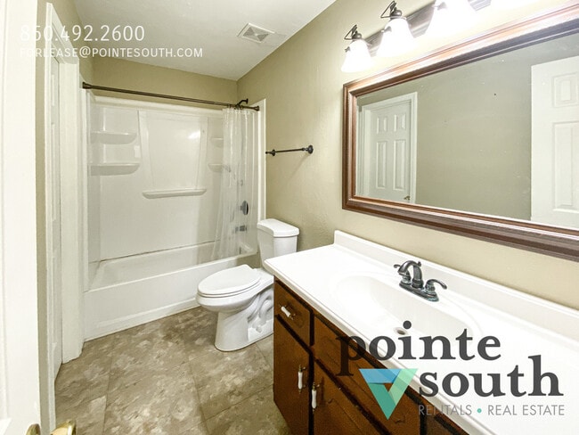 Building Photo - 21846 Mahan Dr