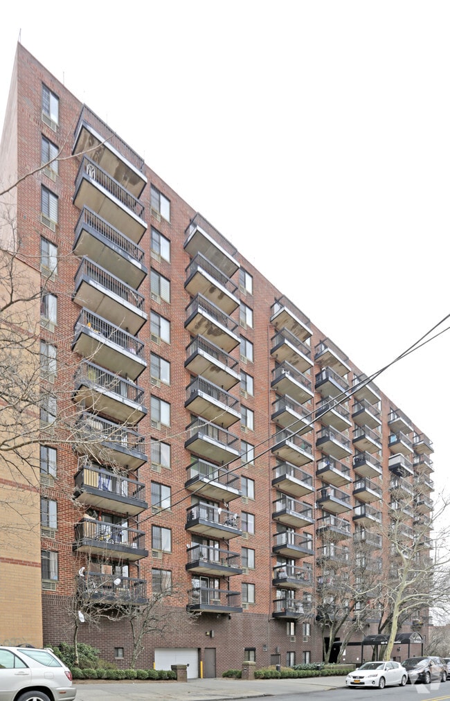 Building Photo - The Bennington