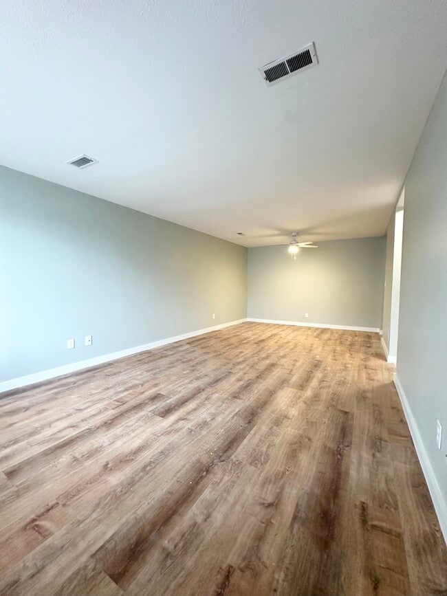1 Bedroom - Remodeled - Lamplight Court Apartments