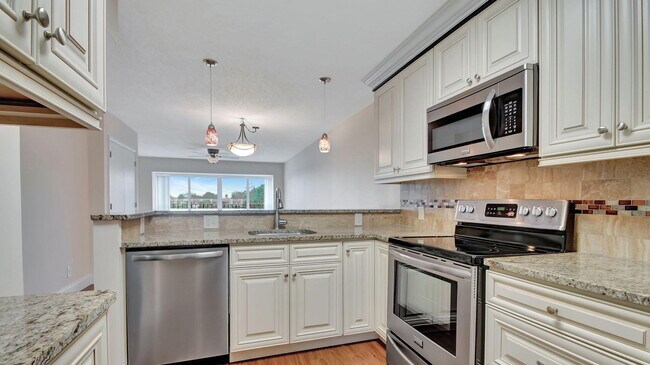 Building Photo - 4539 Luxemburg Ct