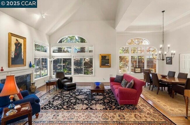 Building Photo - 3109 Stonegate Dr