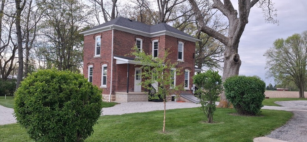 Building Photo - 2525 E State St