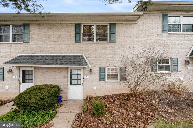 Building Photo - 124 Hampstead Dr