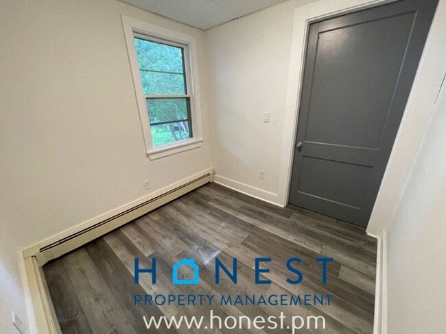 Building Photo - 20 Academy St