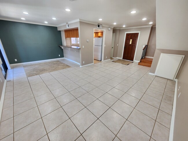 Building Photo - 1502 Rock Glen Ave