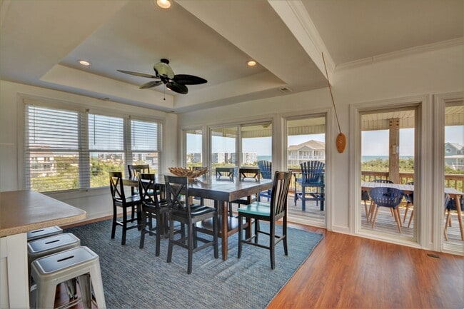 Building Photo - North Topsail Beach 5 Bedroom 4.5 Bathroom...
