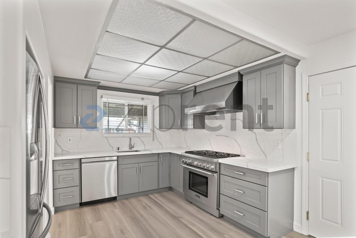 Building Photo - 3068 Nightingale Pl