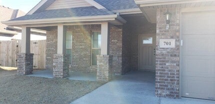 Building Photo - 701 Arkansas Black