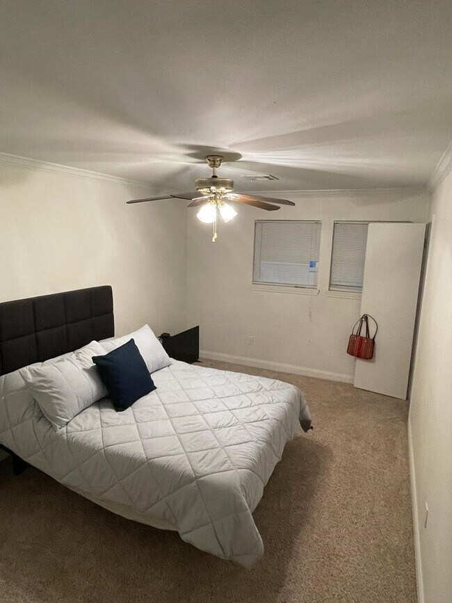 Building Photo - 5711 Capello Dr