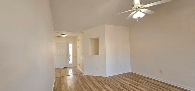 Building Photo - 3-Bedroom, 2-Bath Home with 2-Car Garage i...