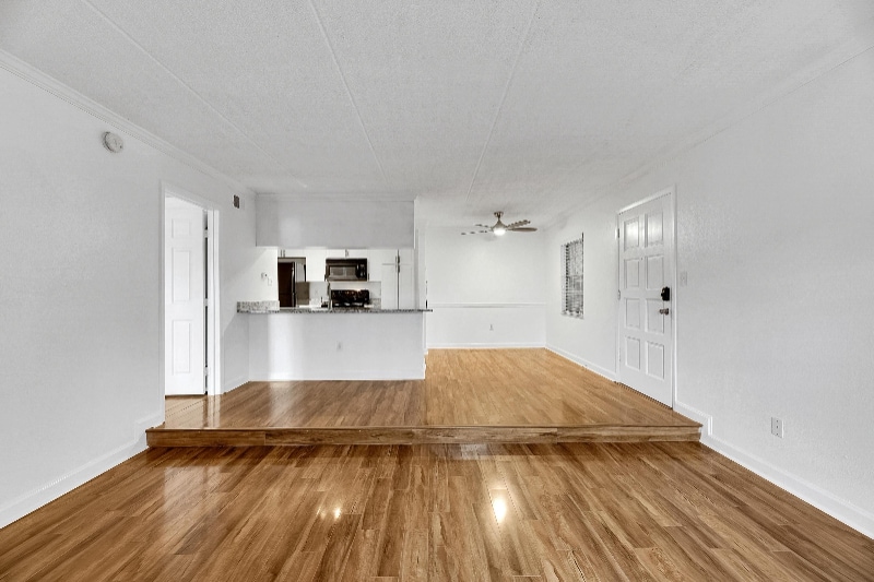 Building Photo - 5304 W Kennedy Blvd