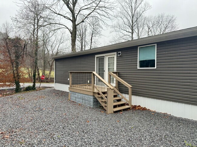 Building Photo - Quiet furnished retreat located in Erwin- Available NOW!