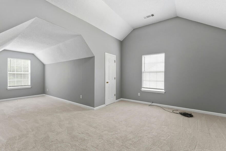Building Photo - 11925 Spring Lake Way