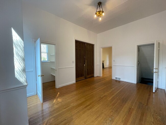 Building Photo - Office Suites in NW Nob Hill/Alphabet Dist...