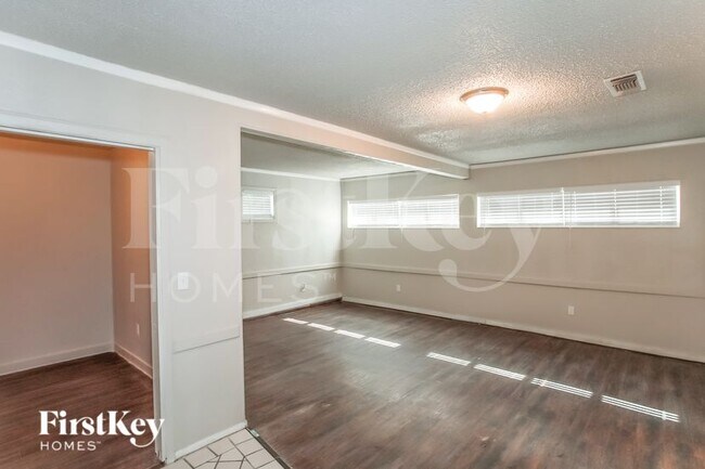 Building Photo - 616 Pinto Ln