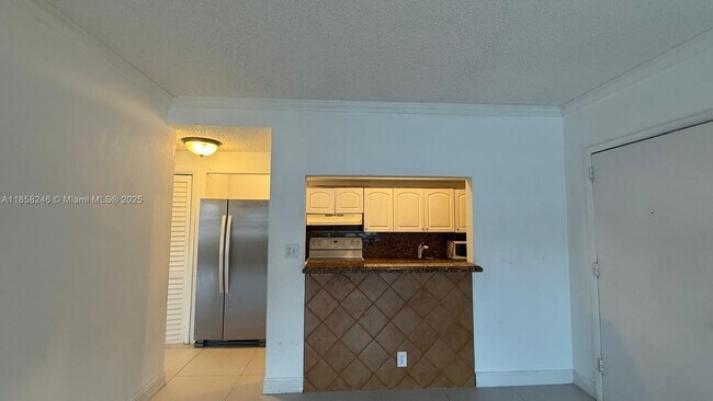 Building Photo - 9241 Collins Ave