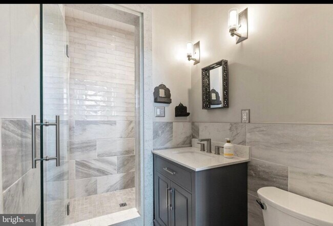 1st floor bath - 121 W Cork St