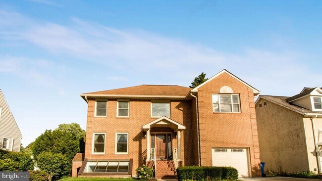 Primary Photo - 8933 Colesville Rd