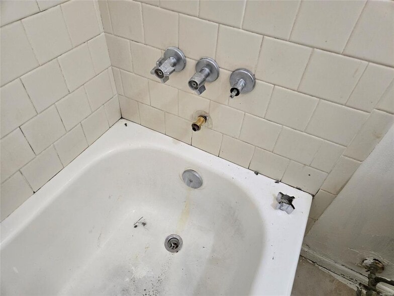 Building Photo - 412 Edward St