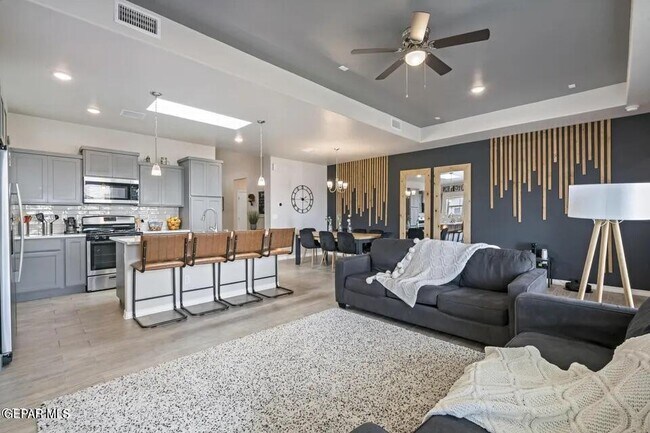 Building Photo - 930 Bicknor Pl