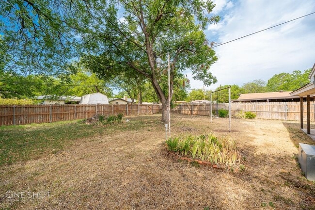 Building Photo - 3749 N 10th St