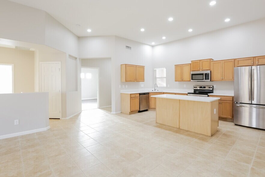 Building Photo - 3441 E Baranca Ct