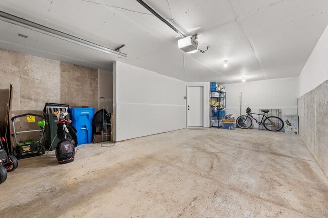Building Photo - 2467 Wildcat Dr