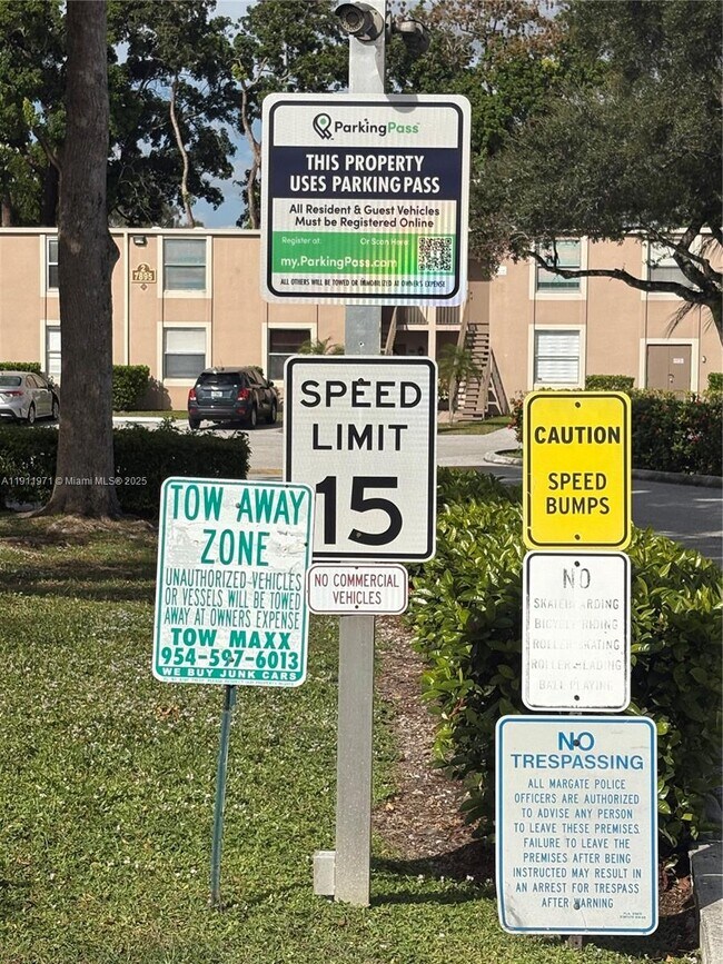 Building Photo - 1040 NW 80th Ave