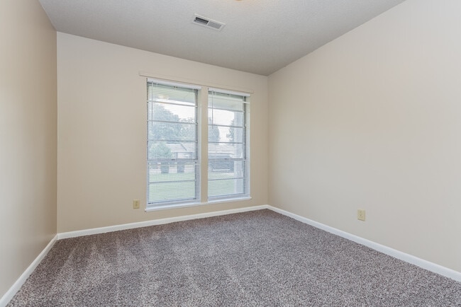 Building Photo - 1011 Hillwood Dr SW