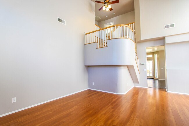 Building Photo - 655 Roscoe St