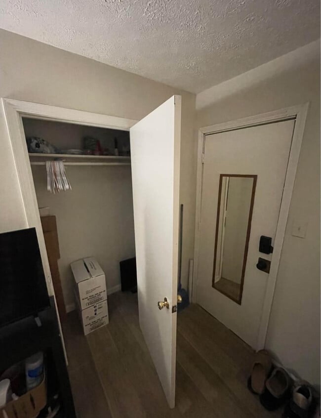 Building Photo - 877 Beckwith St SW