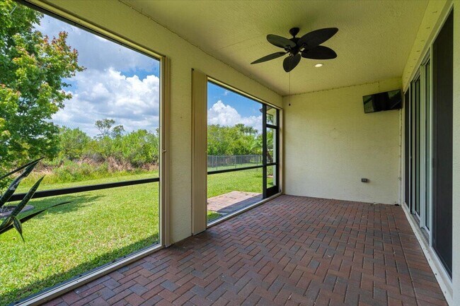 Building Photo - 12054 SW Bennington Cir