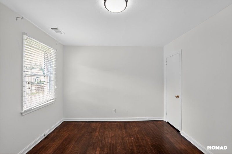 Building Photo - 1986 Cogar Dr