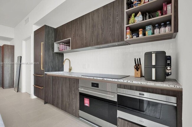 Building Photo - 159 NE 6th St