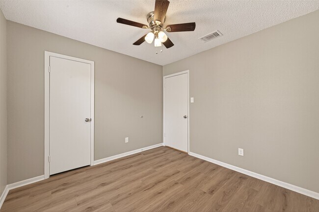 Building Photo - 4251 Southchase Ln