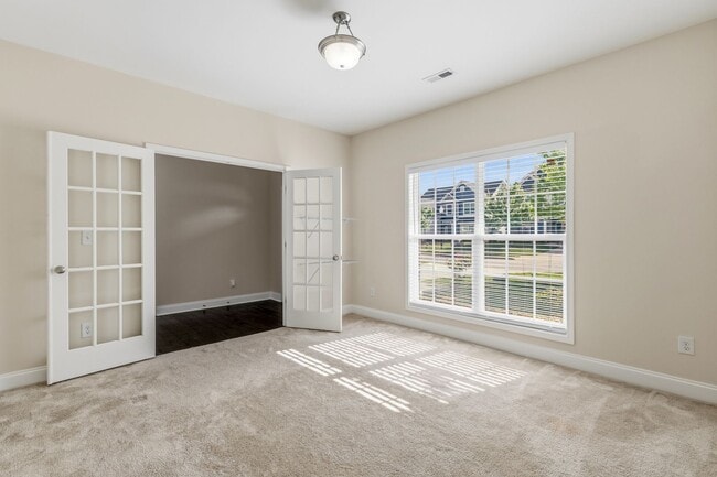 Building Photo - 5 Bedrooms in the heart of Summerfield!