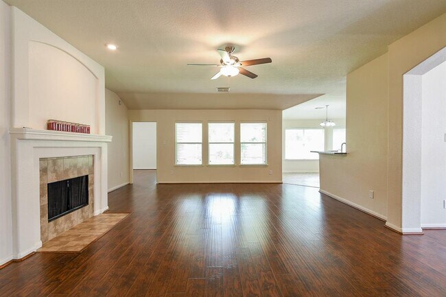 Building Photo - 2318 Appian Way