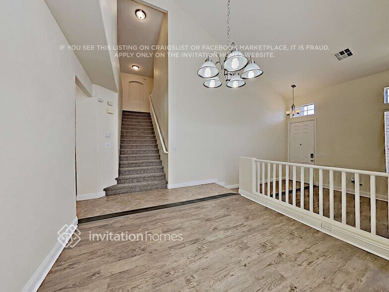 Building Photo - 2745 Rebano St
