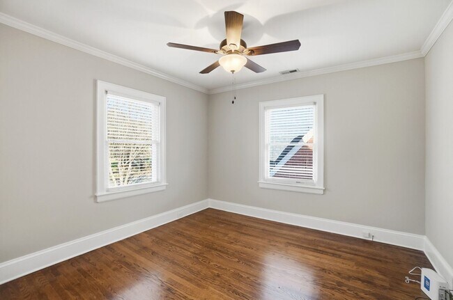 Building Photo - Historic Wesley Heights Home | Walkable to Uptown | 2 Primary Suites