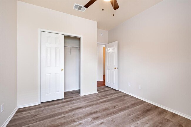 Building Photo - 105 Almquist St