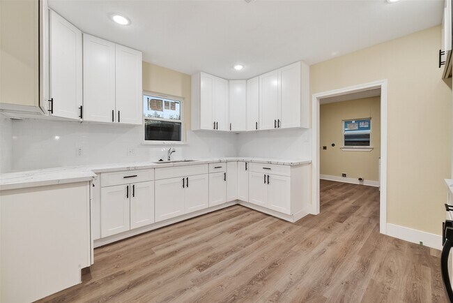 Building Photo - 2725 Avenue F