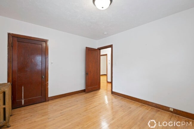 Building Photo - Newly Remodeled Home in Excellent Location!
