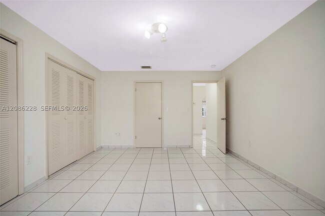 Building Photo - 3650 SW 27th St