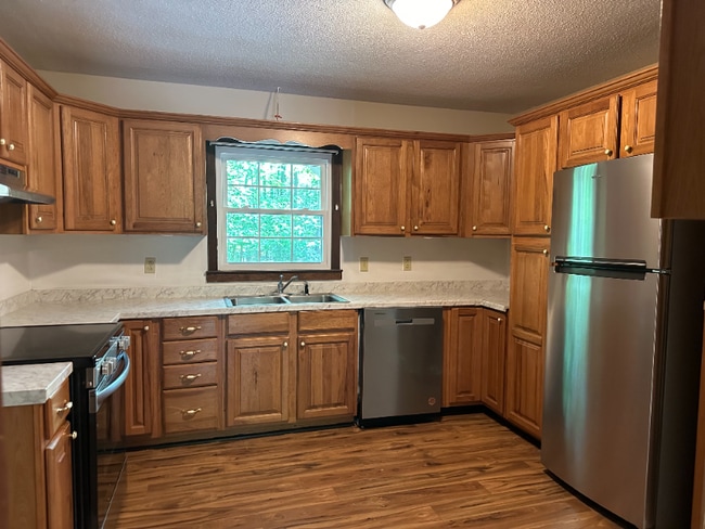 Building Photo - 104 Hudson Hills Rd