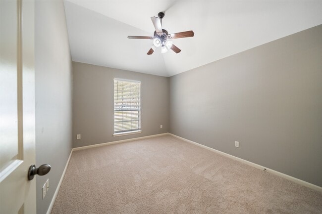 Building Photo - 2818 Red Maple Dr