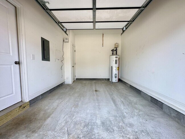 Building Photo - 1176 Meadowhill Ln
